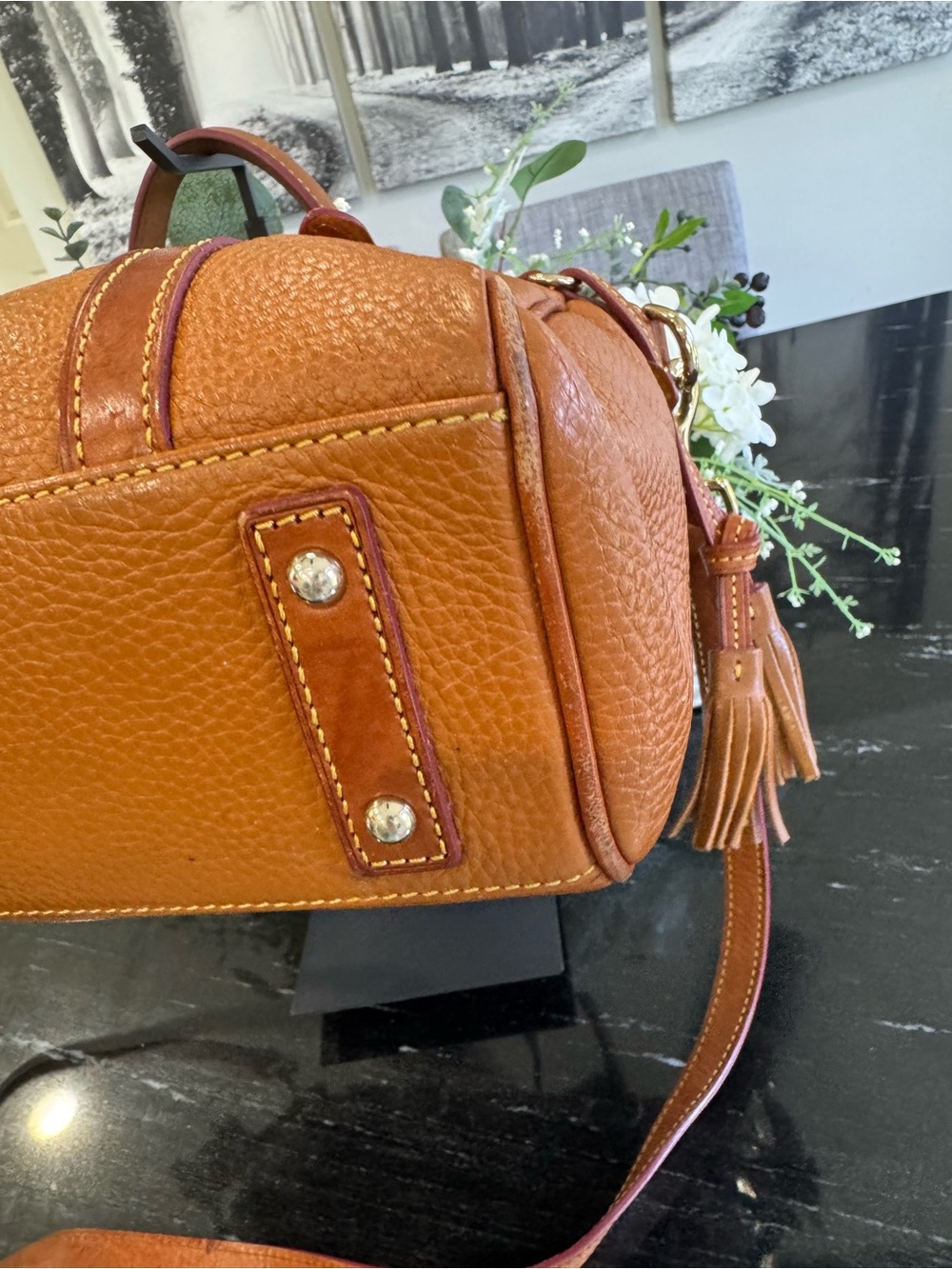 🦆Dooney & Bourke Florentine Pocket Satchel Natural Tan Cognac Leather Crossbody - Picture 12 of 16